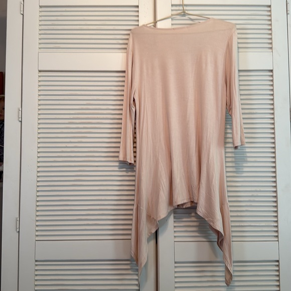 MISIA Side Tail 3/4 Sleeved Tunic Top Made in USA🇺🇸 - Picture 2 of 5